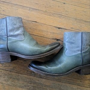 Short zip boots cowboy style